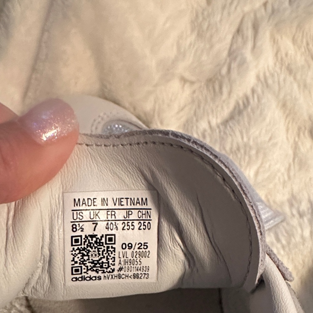 Adidas women’s rhinestone Sambas! - Picture 6 of 6